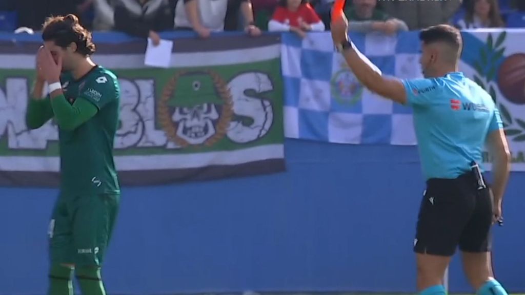 La roja polémica del Leganés - Racing de Ferrol