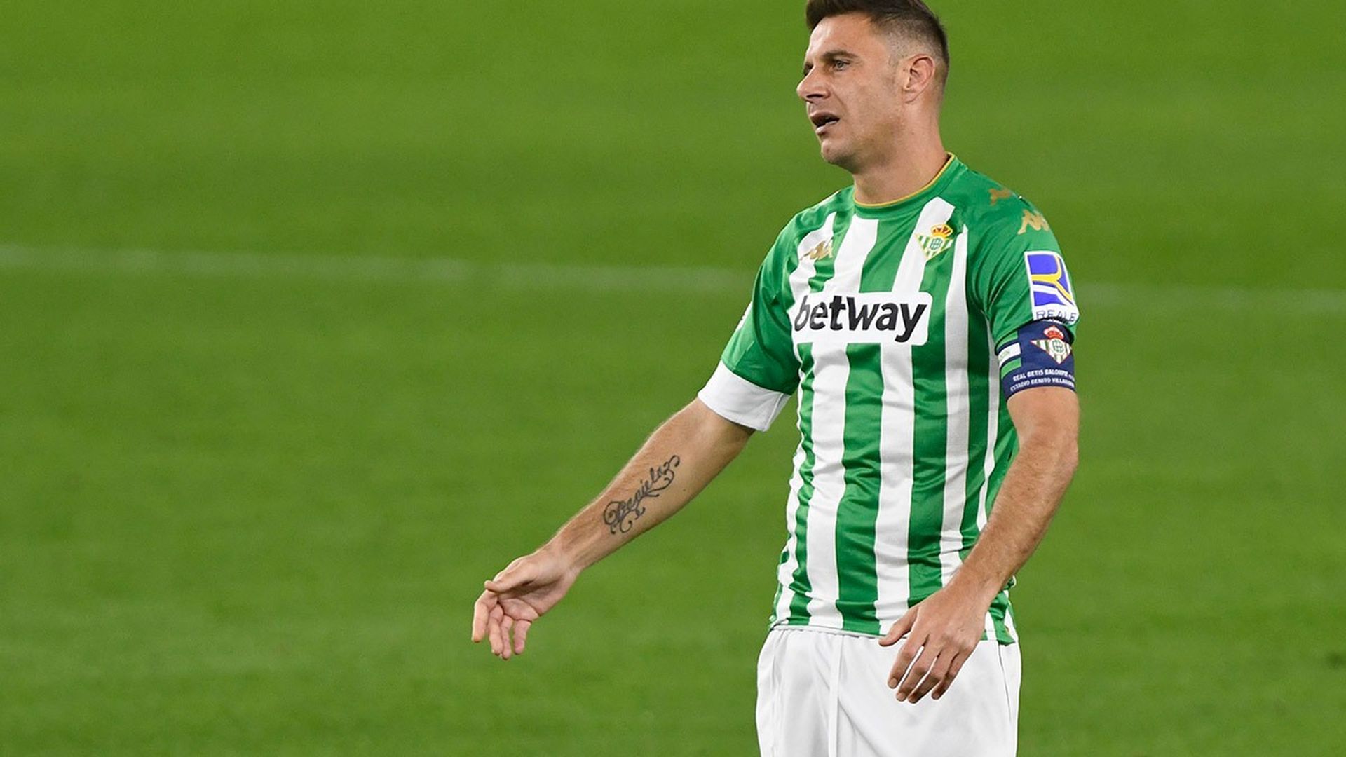 caras_de_los_jugadores_del_betis_tras_la_derrota_ante_el_eibar_foto_kiko_hurtado_004.jpeg caras_de_los_jugadores_del_betis_tras_la_derrota_ante_el_eibar_foto_kiko_hurtado_004.jpeg
