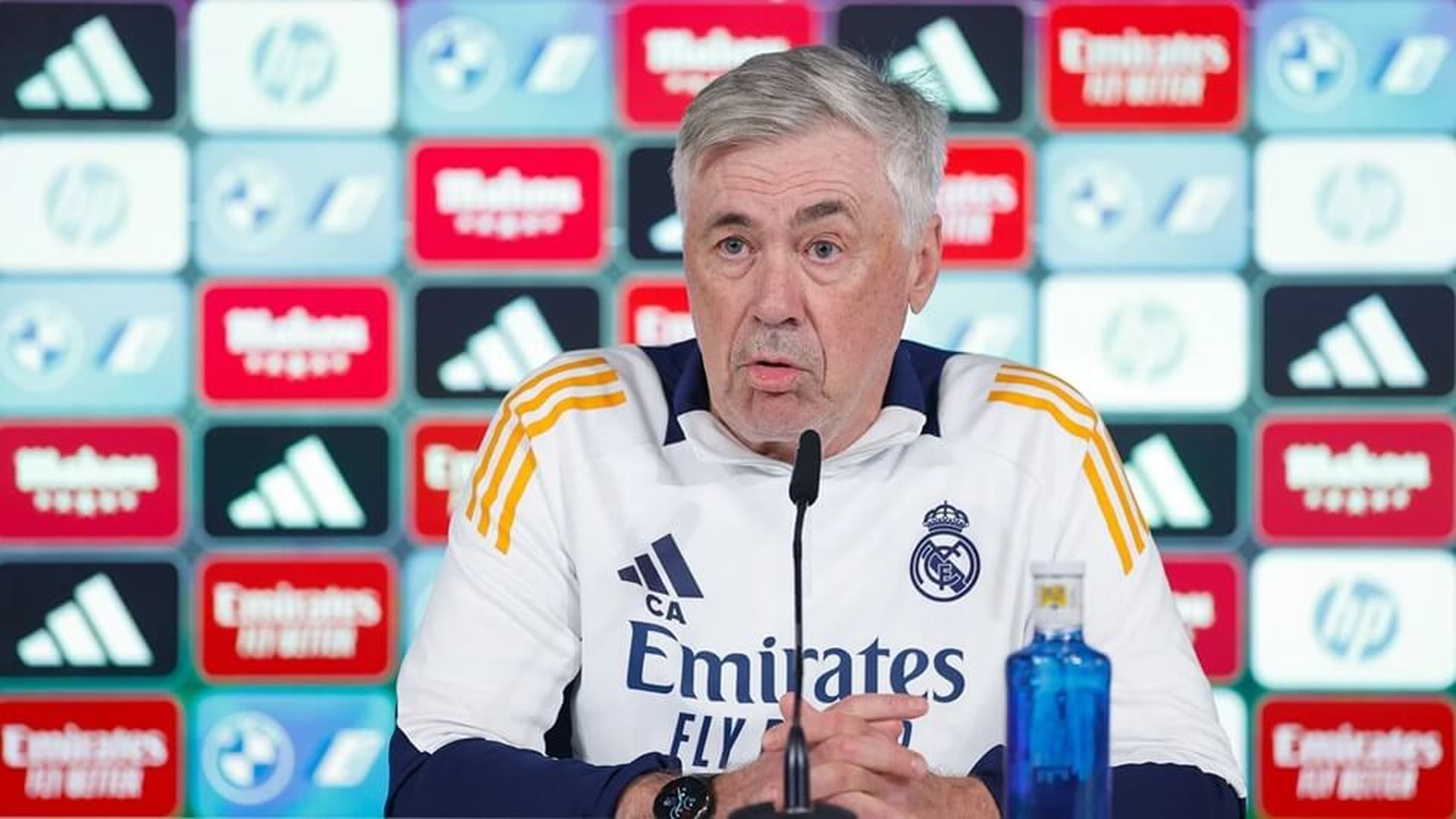 carlo_ancelotti_en_sala_de_prensa_foto_rm.jpg