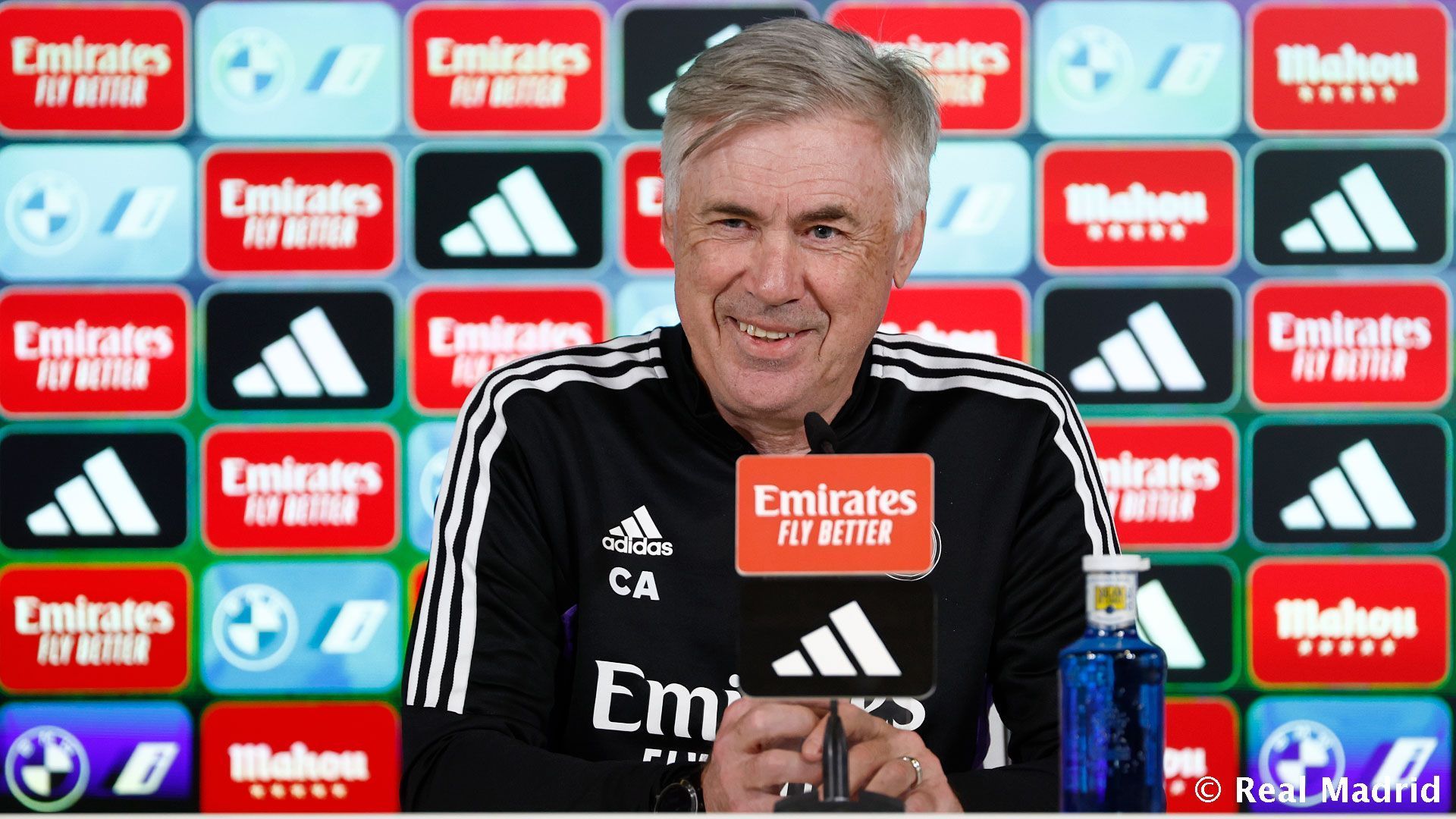carlo_ancelotti_en_sala_de_prensa_foto_rm.jpg