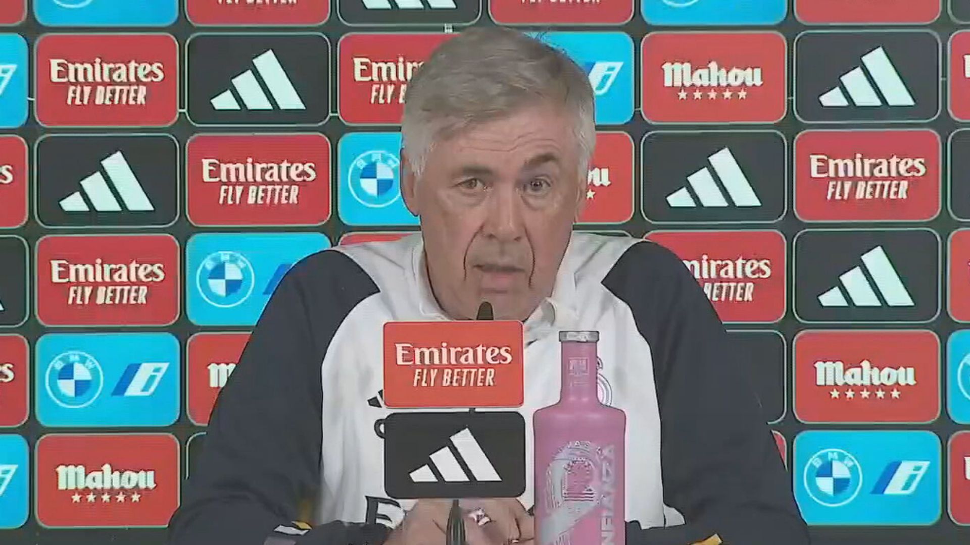 carlo_ancelotti_en_sala_de_prensa.jpg