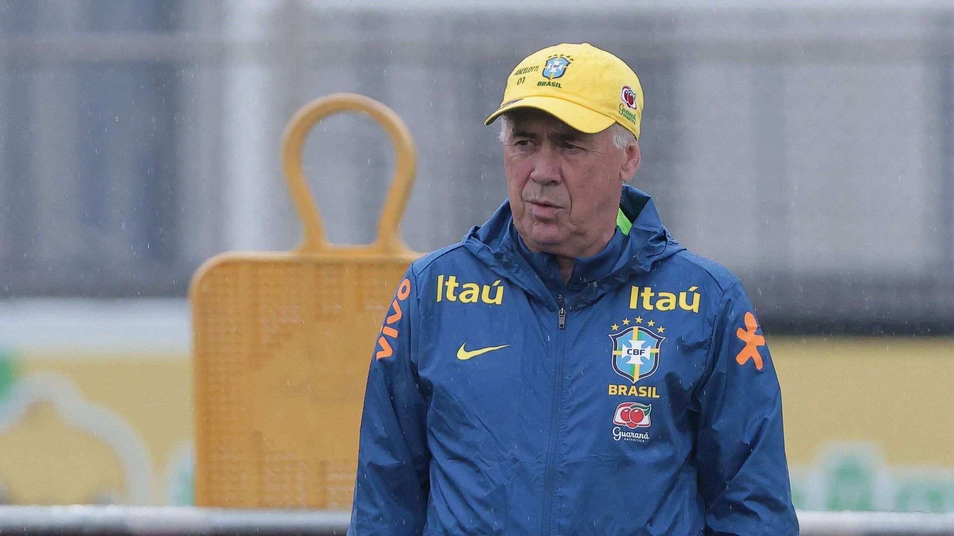 carlo_ancelotti_en_un_entrenamiento_con_brasil_foto_cordon_press.jpg carlo_ancelotti_en_un_entrenamiento_con_brasil_foto_cordon_press.jpg