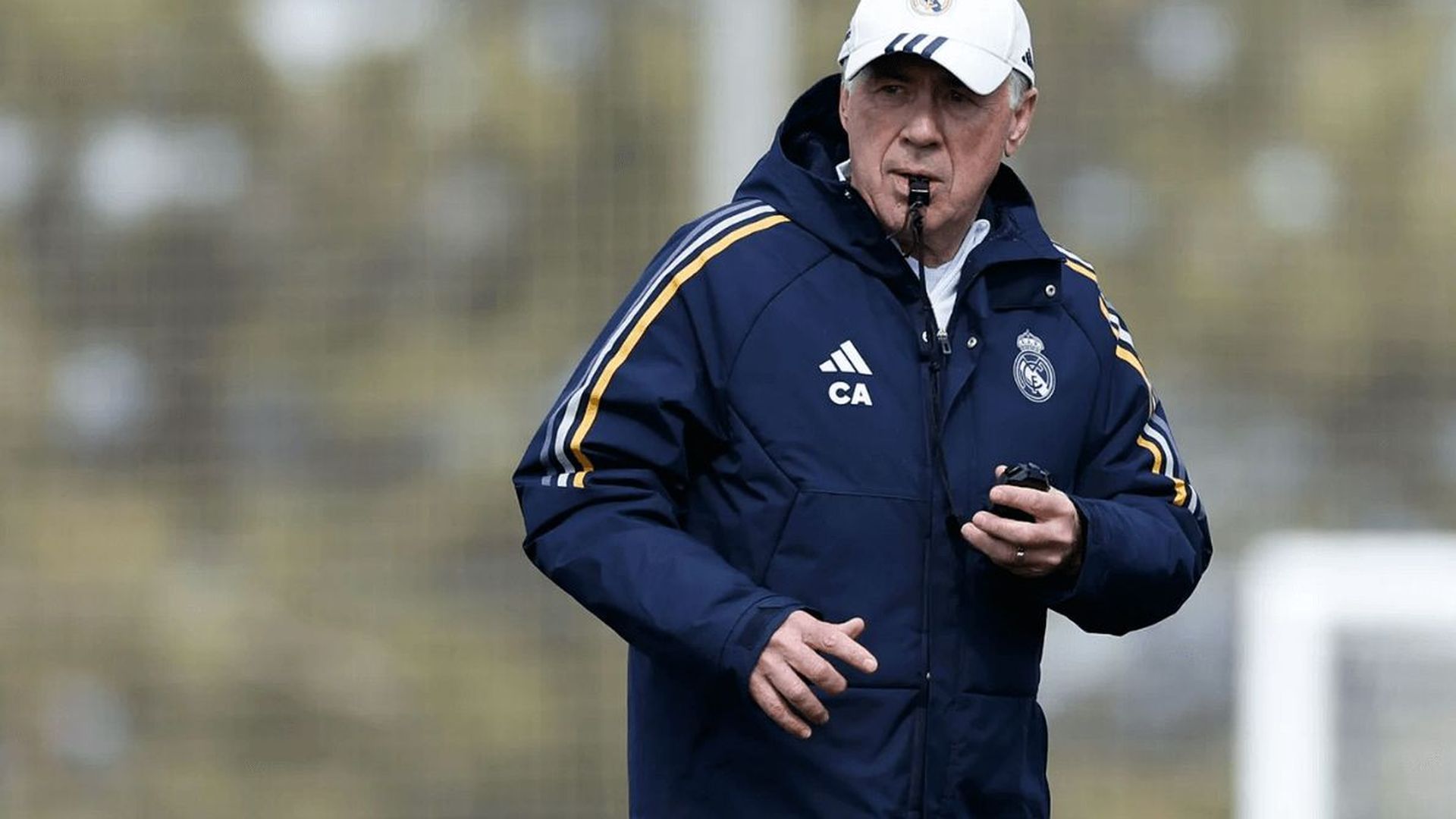 carlo_ancelotti_en_una_sesion_del_real_madrid_foto_rm_001.png carlo_ancelotti_en_una_sesion_del_real_madrid_foto_rm_001.png