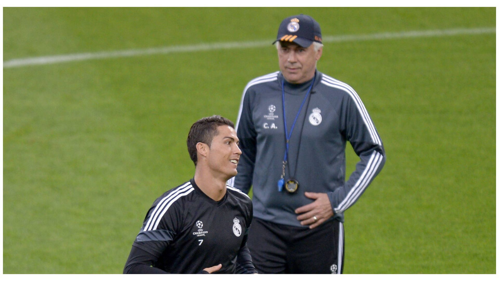 carlo_ancelotti_y_cristiano_ronaldo_durante_la_etapa_de_ambos_en_el_real_madrid_1.jpg