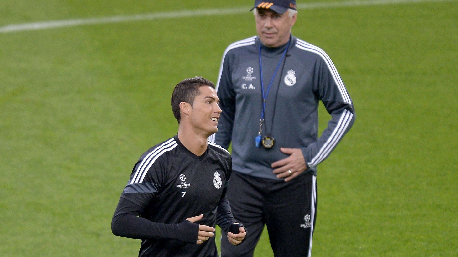 carlo_ancelotti_y_cristiano_ronaldo_durante_la_etapa_de_ambos_en_el_real_madrid.jpg carlo_ancelotti_y_cristiano_ronaldo_durante_la_etapa_de_ambos_en_el_real_madrid.jpg