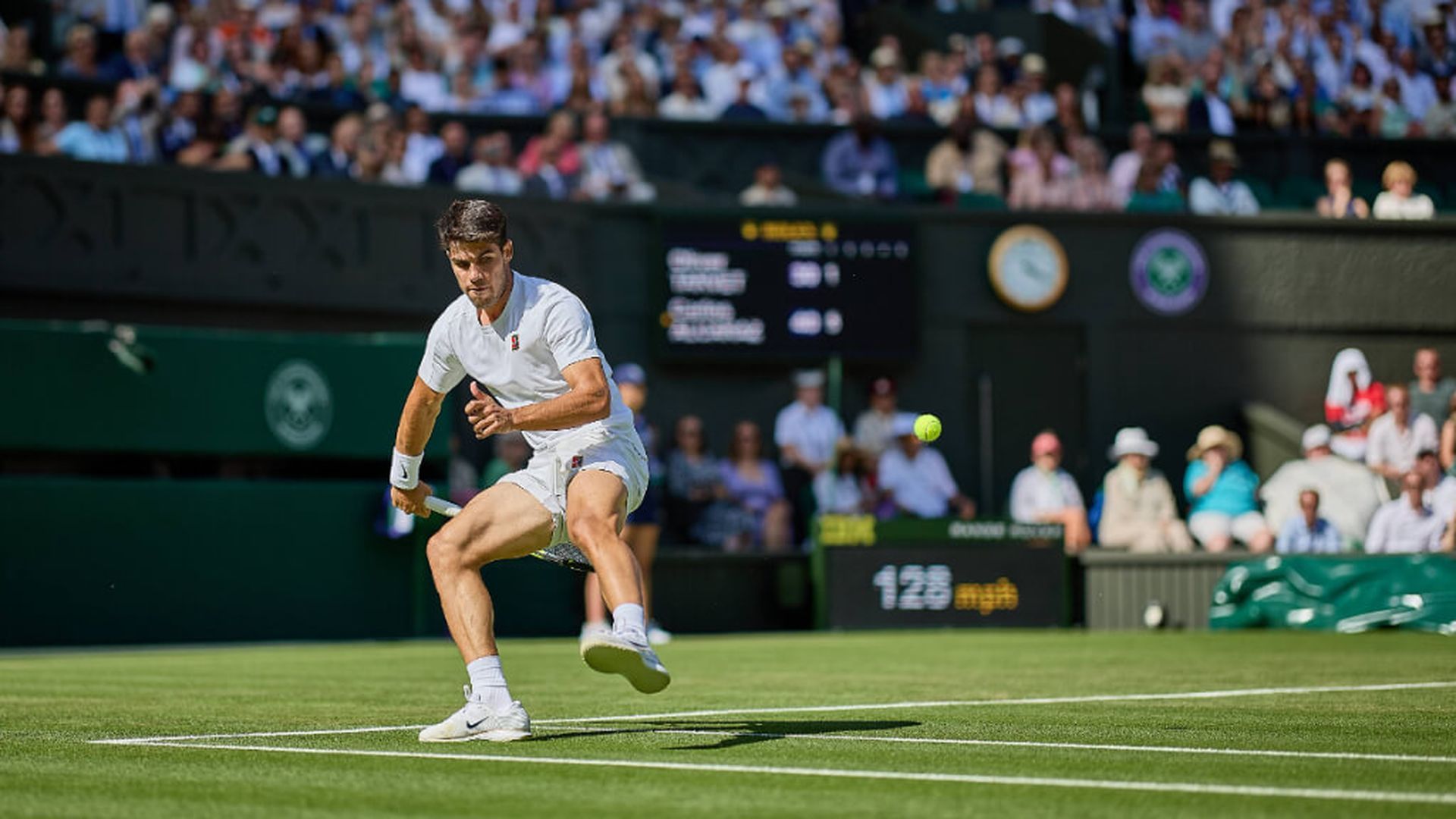 carlos_alcaraz_en_segunda_ronda_de_wimbledon_2025.jpg carlos_alcaraz_en_segunda_ronda_de_wimbledon_2025.jpg