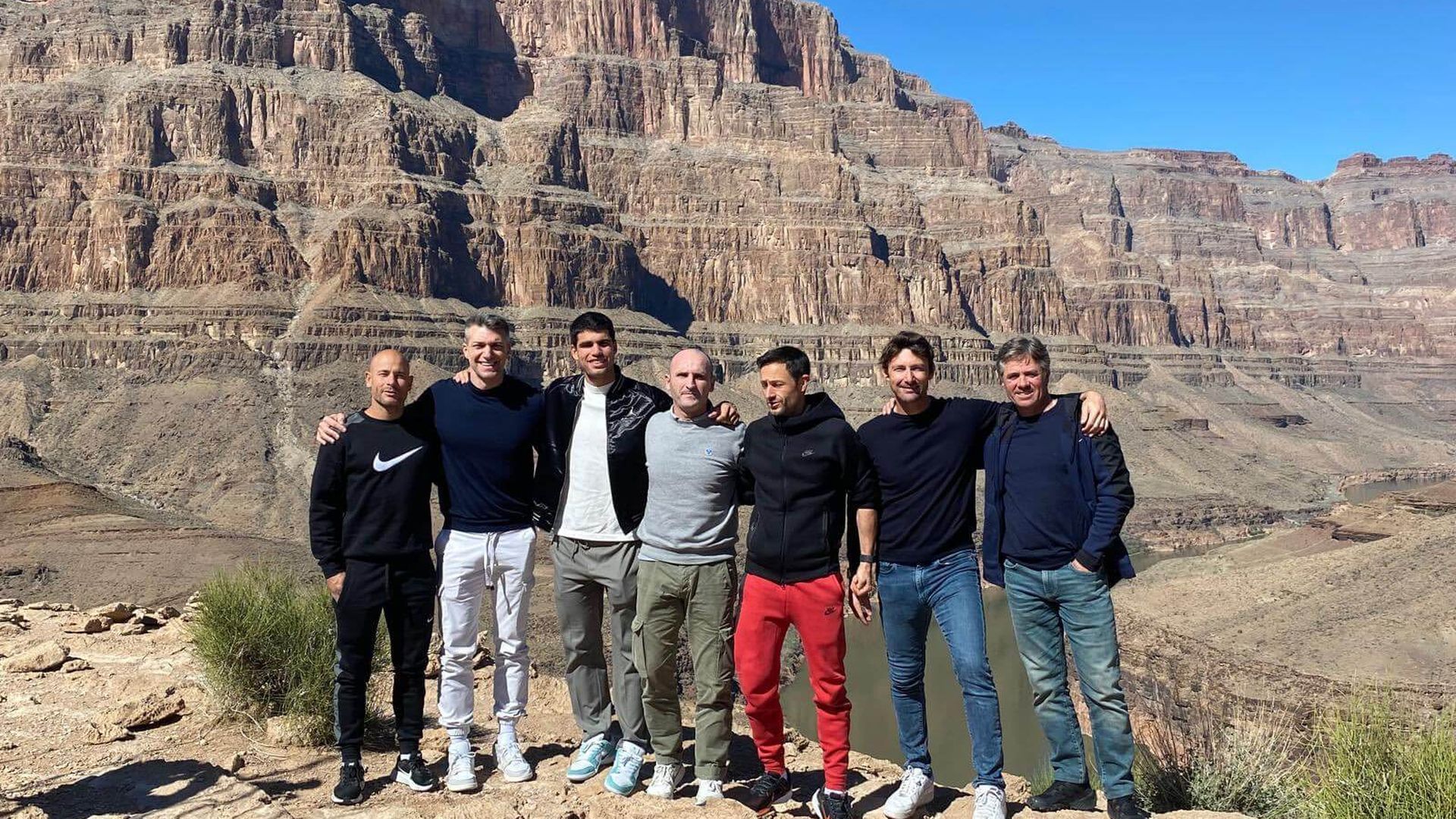 carlos_alcaraz_visitando_el_gran_canon_foto__carlosalcaraz.jpg carlos_alcaraz_visitando_el_gran_canon_foto__carlosalcaraz.jpg