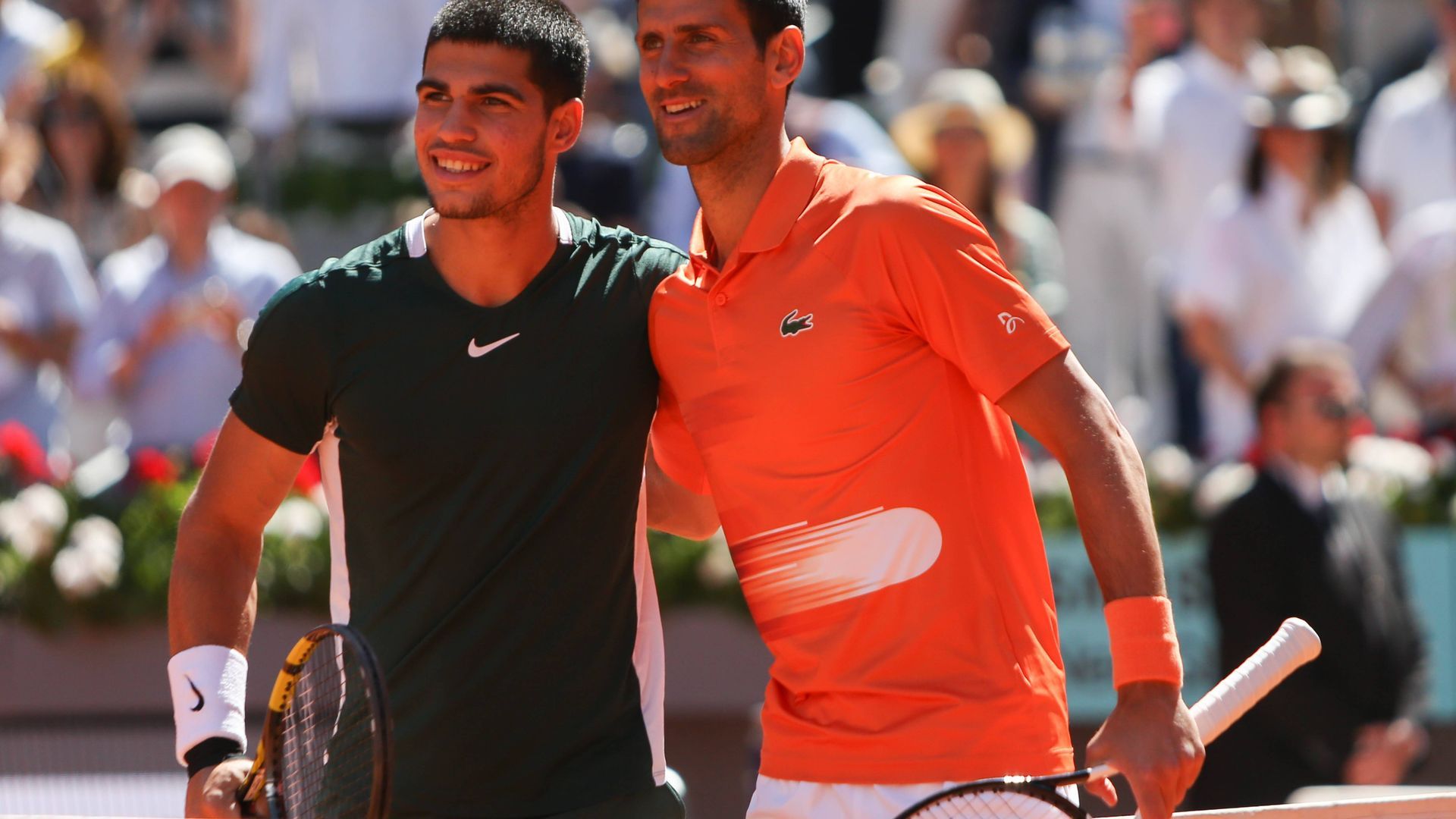 carlos_alcaraz_y_novak_djokovic_antes_del_aprtido_en_madrid_2022_foto_cordon_pressjpg.jpg carlos_alcaraz_y_novak_djokovic_antes_del_aprtido_en_madrid_2022_foto_cordon_pressjpg.jpg