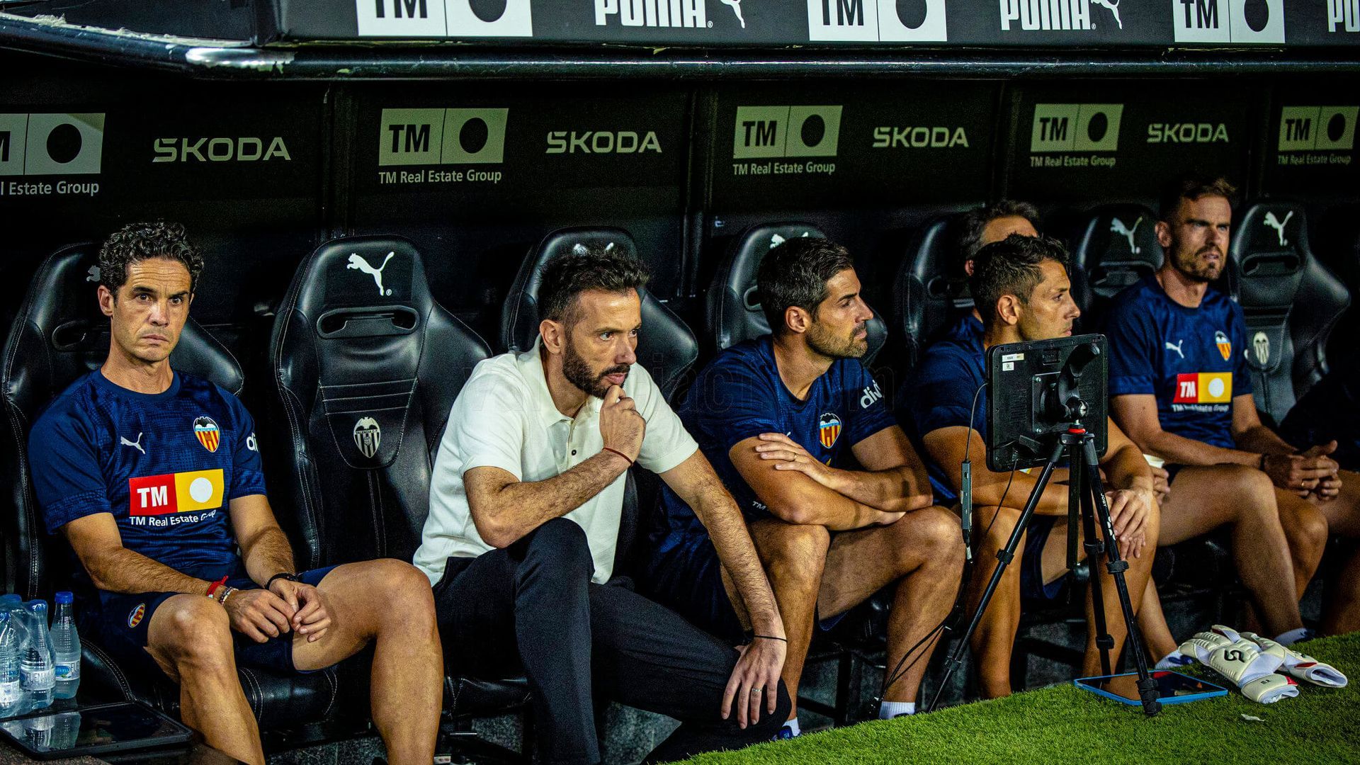 carlos_corberan_en_mestalla_foto_valencia_cf_001.jpg carlos_corberan_en_mestalla_foto_valencia_cf_001.jpg