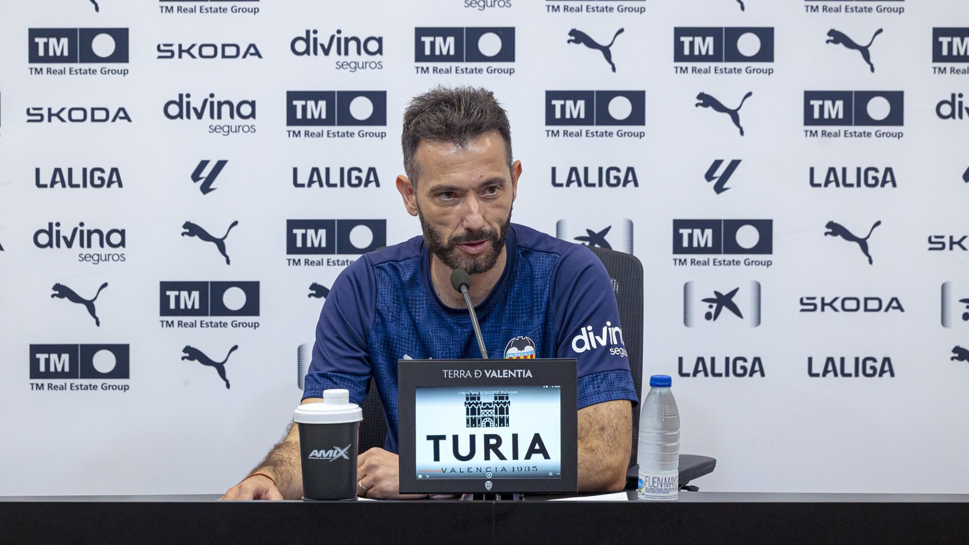 carlos_corberan_en_rueda_de_prensa_foto_valencia_cf_002.jpg carlos_corberan_en_rueda_de_prensa_foto_valencia_cf_002.jpg