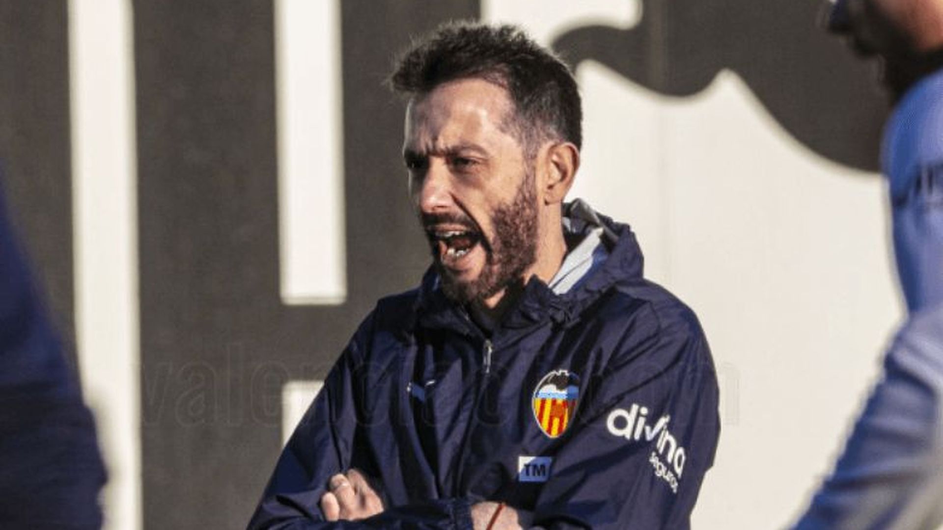 carlos_corberan_entrenando.png carlos_corberan_entrenando.png