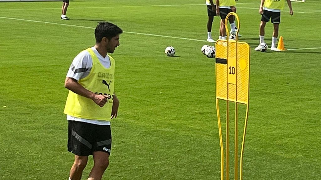 Soler y Gayà trabajan con el Valencia sin saber su futuro