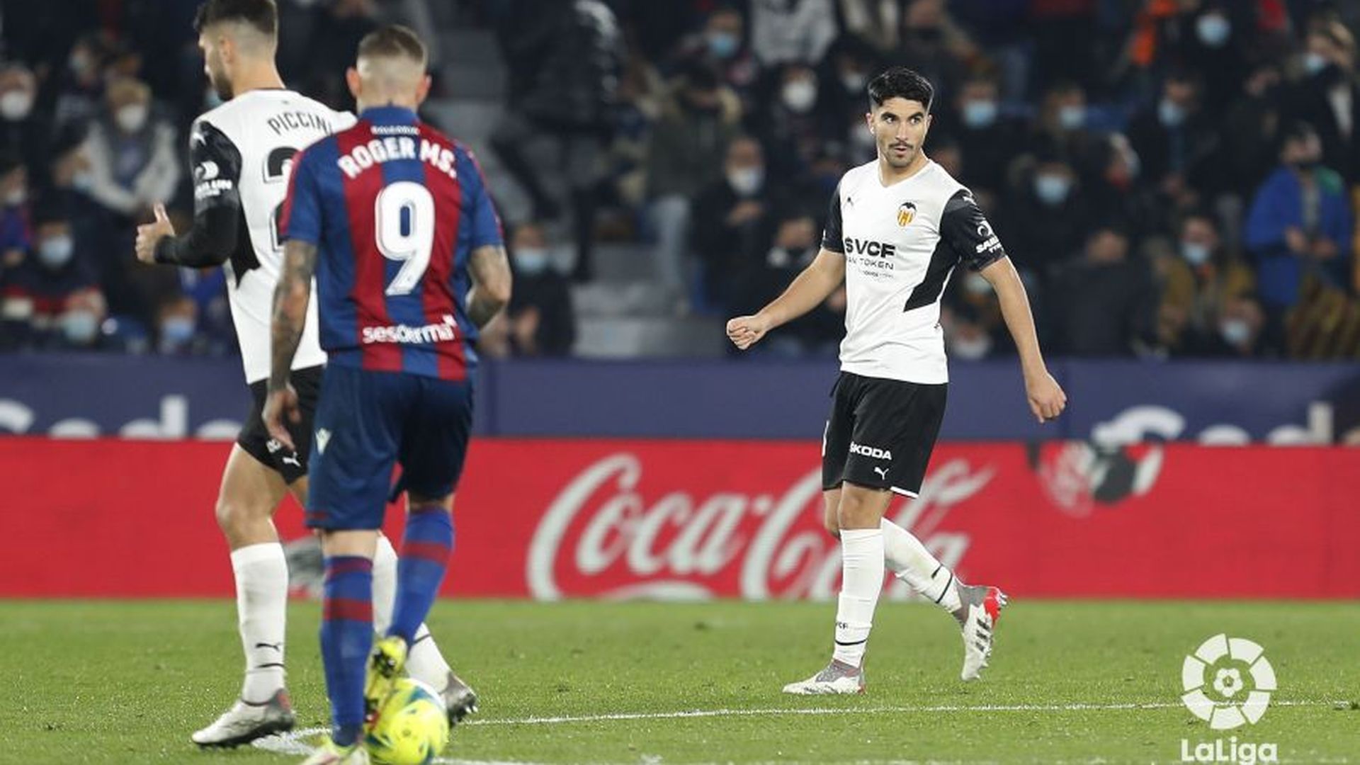 carlos_soler_marca_ante_el_levante_foto_laliga_002.jpeg
