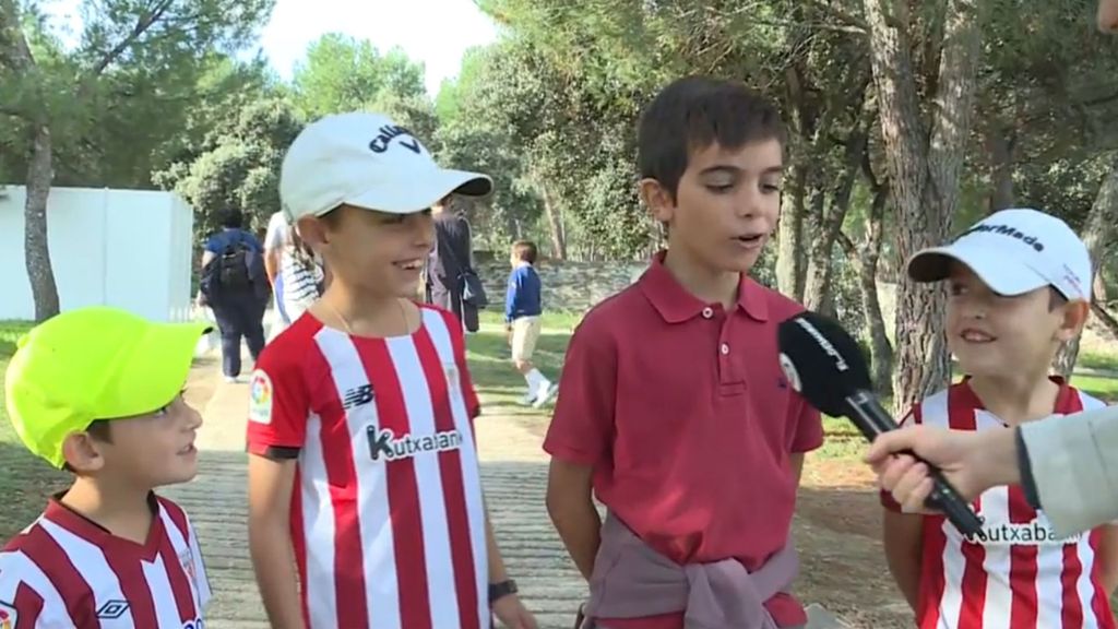 (Mediaset) La petición de unos niños del Athletic Club a Jon Rahm: “Ojalá fueses mi entrenador”