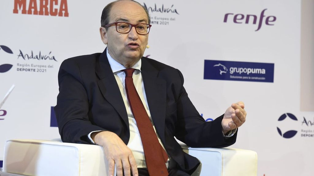 Pepe Castro: "Vamos a hacer un estudio a ver qué nos interesa hacer, si reformarlo (estadio), hacer un tercer anillo e incluso hacer un estadio nuevo"