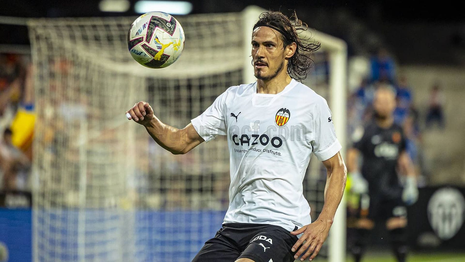 cavani_foto_valencia_cf.jpeg cavani_foto_valencia_cf.jpeg