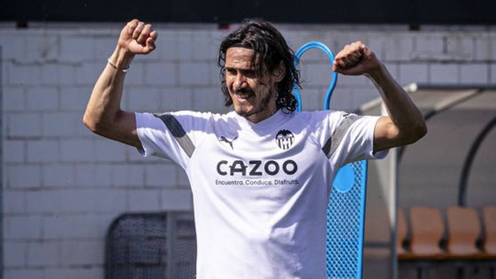 cavani_vuelve_foto_valencia_cf.png