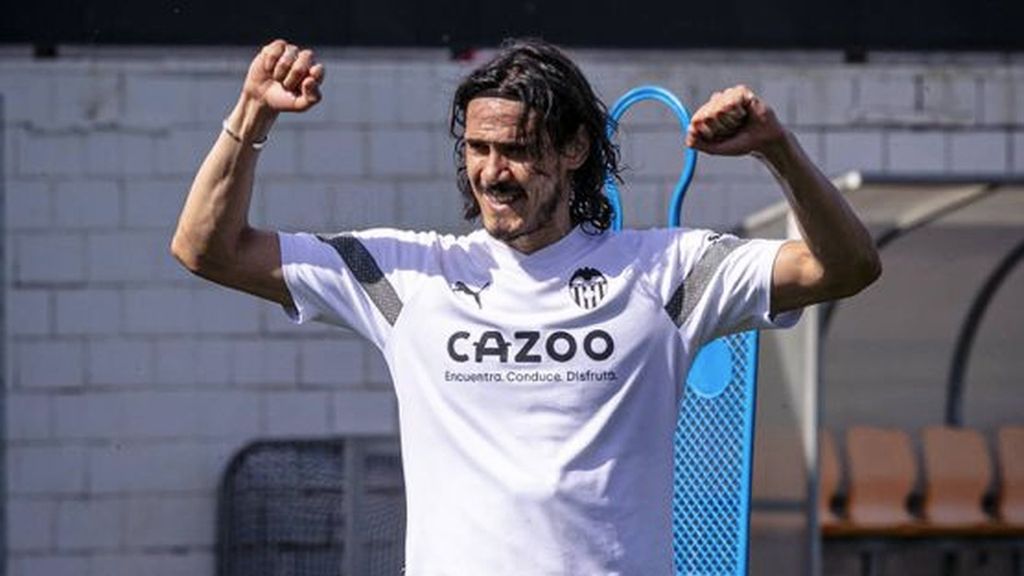 Entrenamiento del Valencia: Cavani confirma su alta