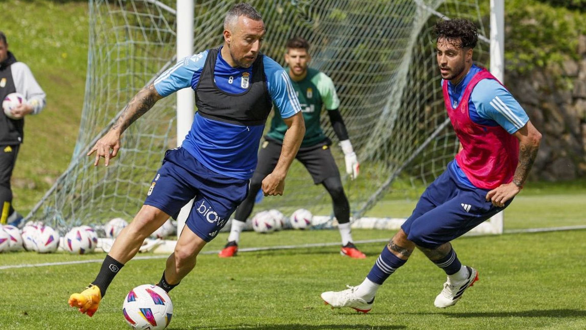 cazorla_y_camarasa_en_un_entrenamiento_del_oviedo_001.PNG