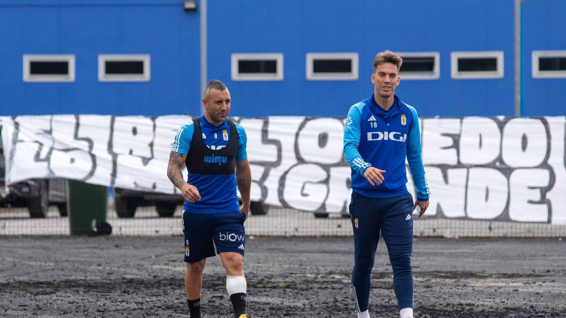 cazorla_y_paulino_durante_un_entrenamiento_foto_real_oviedo_001.jpeg cazorla_y_paulino_durante_un_entrenamiento_foto_real_oviedo_001.jpeg