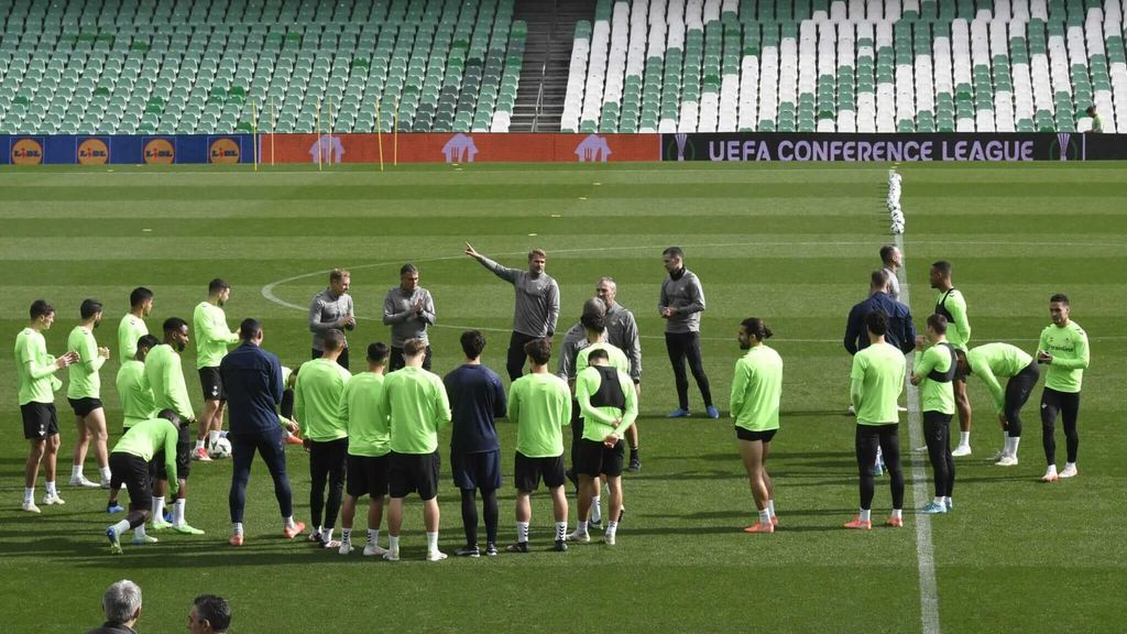 Betis entreno conference