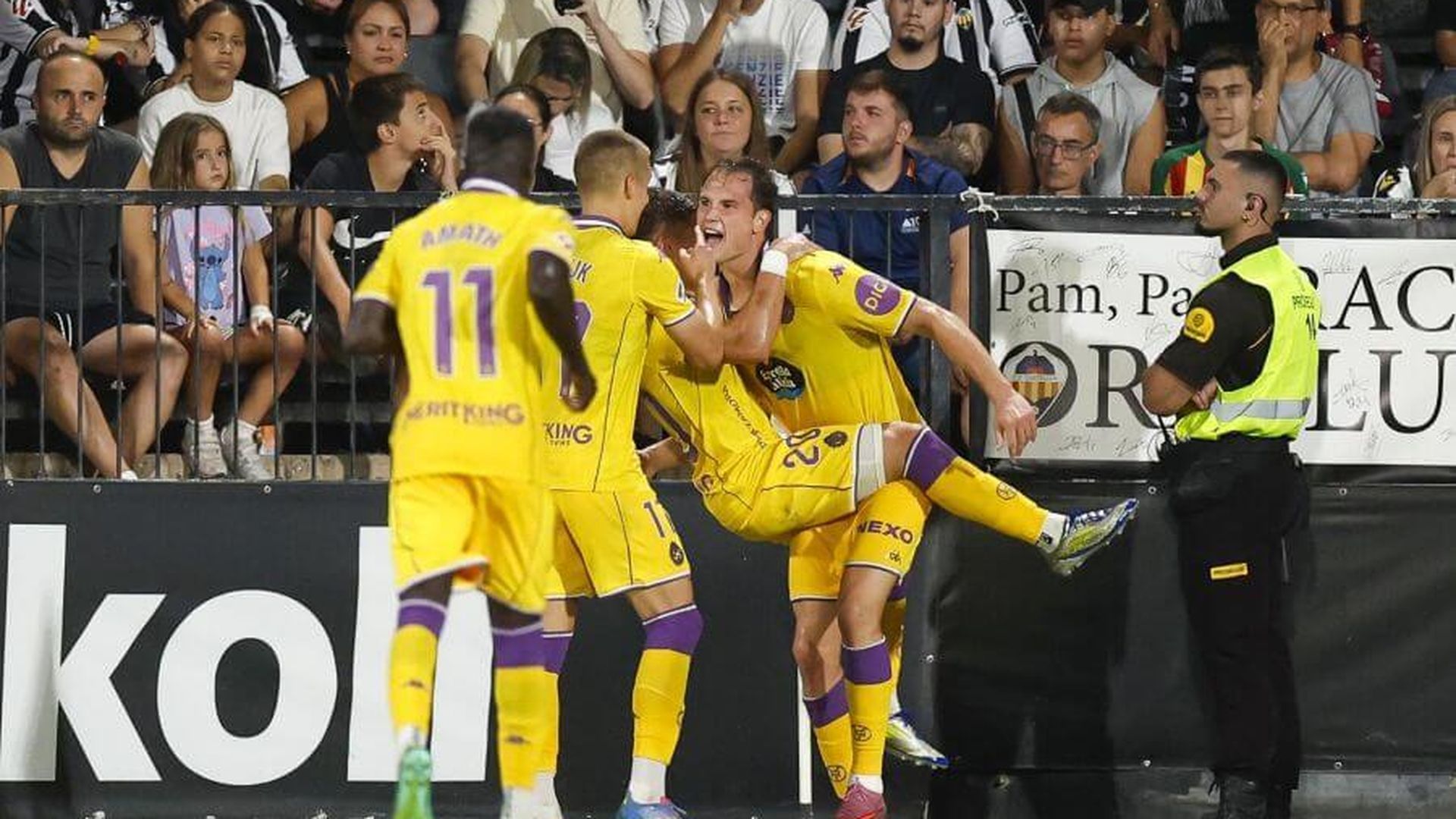 celebracion_del_gol_de_latasa_en_castalia_001.jpeg celebracion_del_gol_de_latasa_en_castalia_001.jpeg