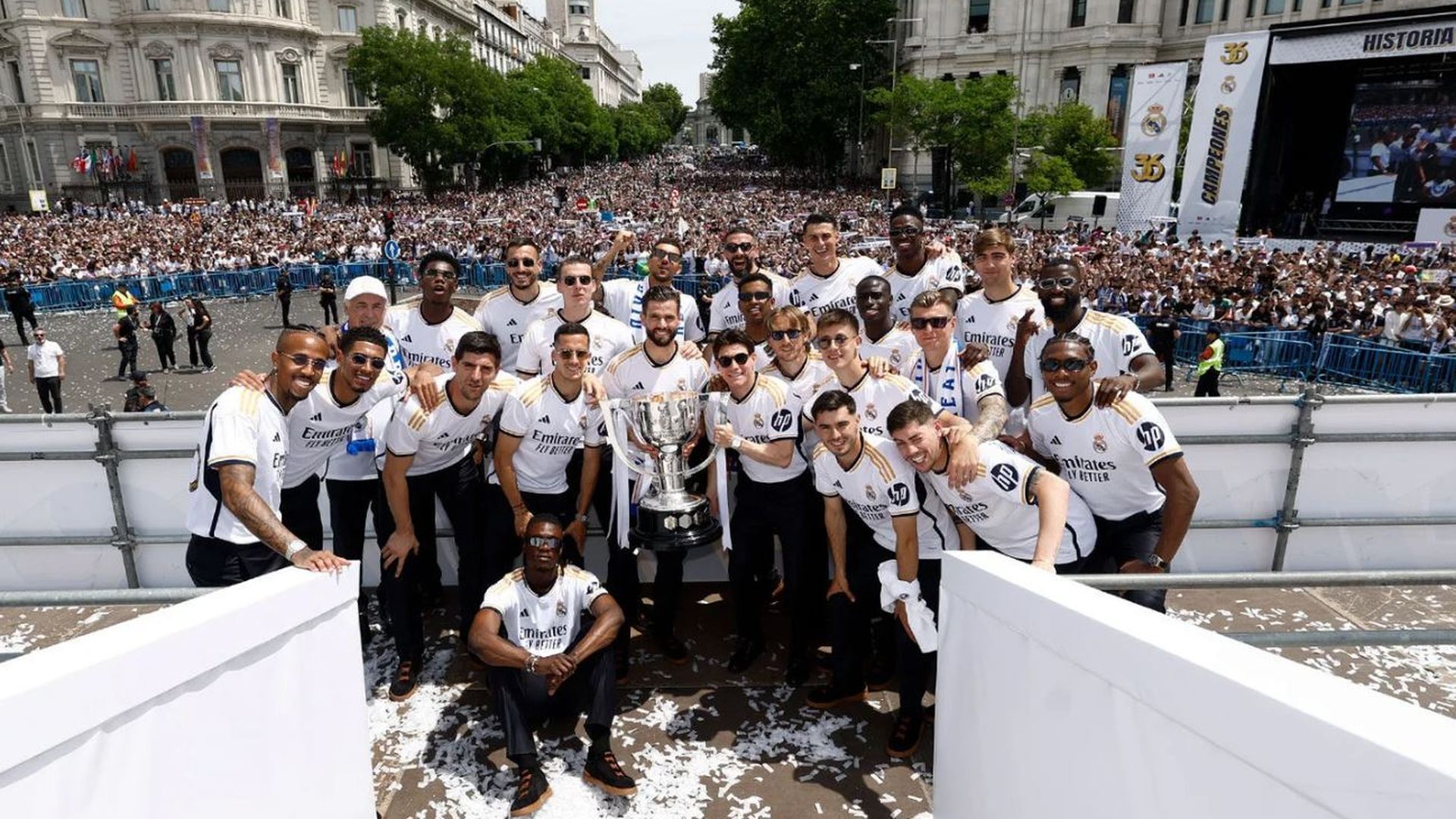 celebracion_del_real_madrid_002.JPG celebracion_del_real_madrid_002.JPG