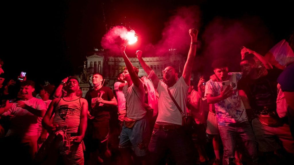 Locura en las calles de Italia con la celebración por el título de la Eurocopa ante Inglaterra