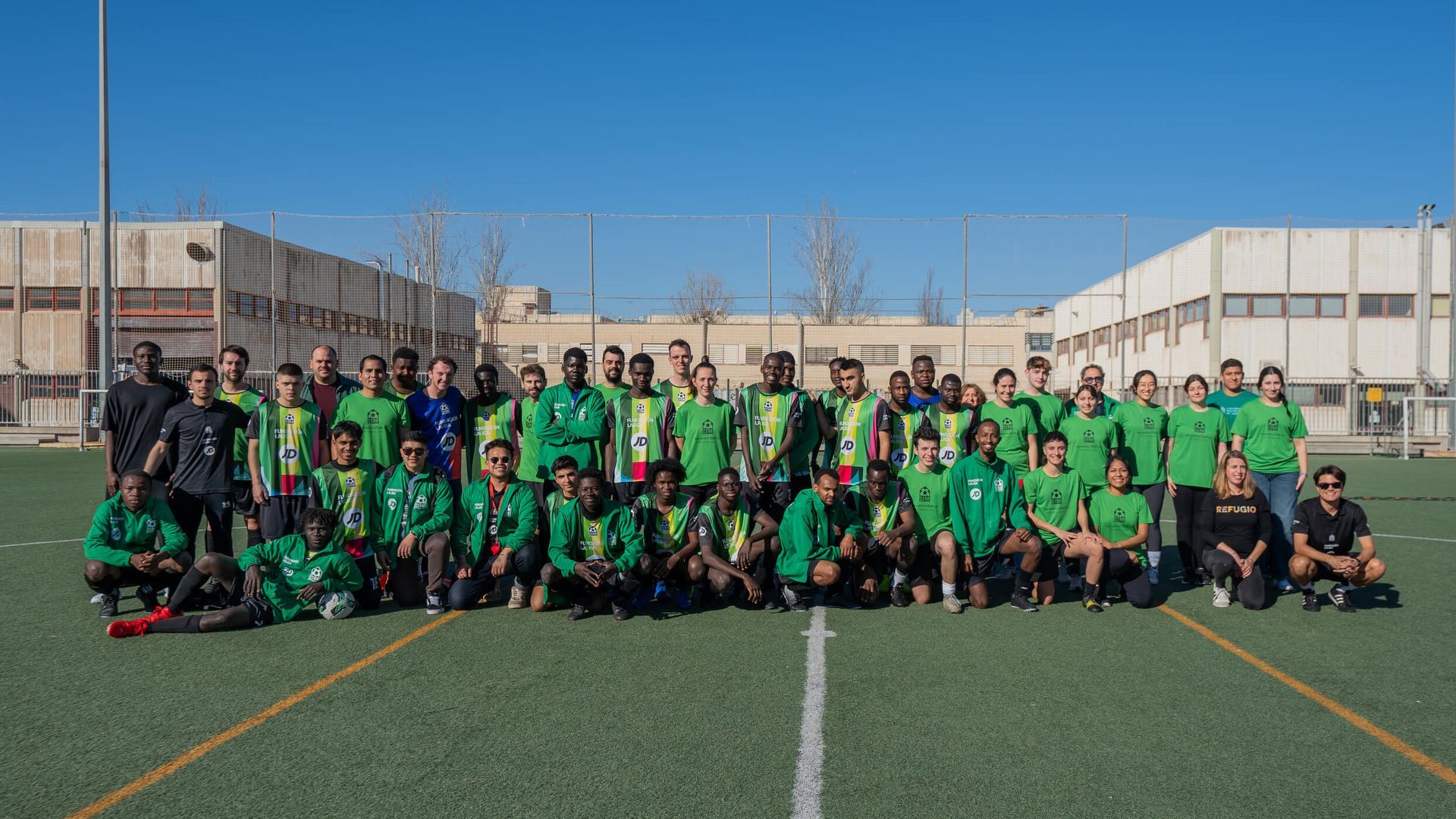 celebrado_un_nuevo_encuentro_con_los_equipos_de_futbol_de_refugiados_promovidos_por_la_002.jpg