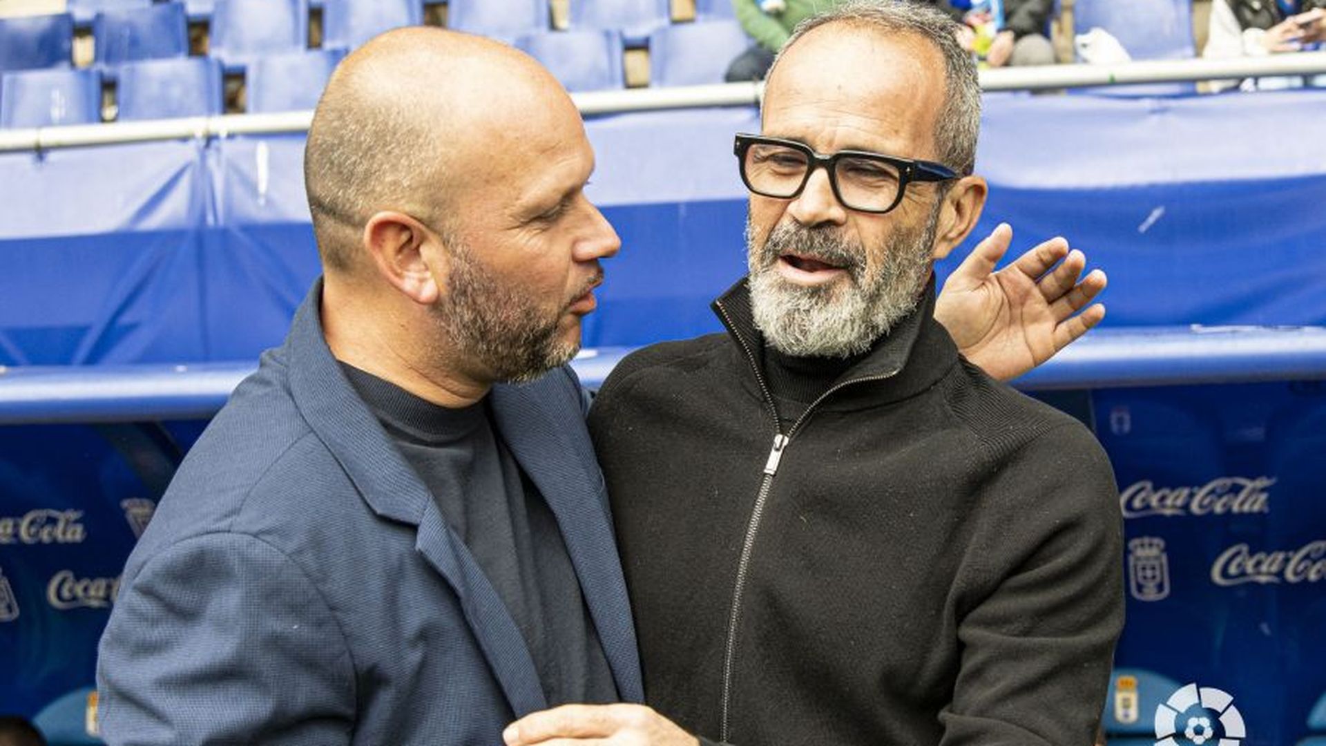 cervera_y_jose_alberto_se_saludan_antes_del_real_oviedo_racing_foto_laliga_001.jpeg cervera_y_jose_alberto_se_saludan_antes_del_real_oviedo_racing_foto_laliga_001.jpeg