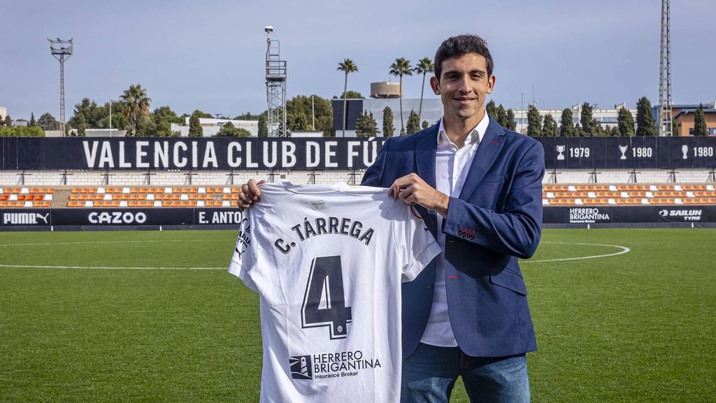 César Tárrega renueva con el Valencia