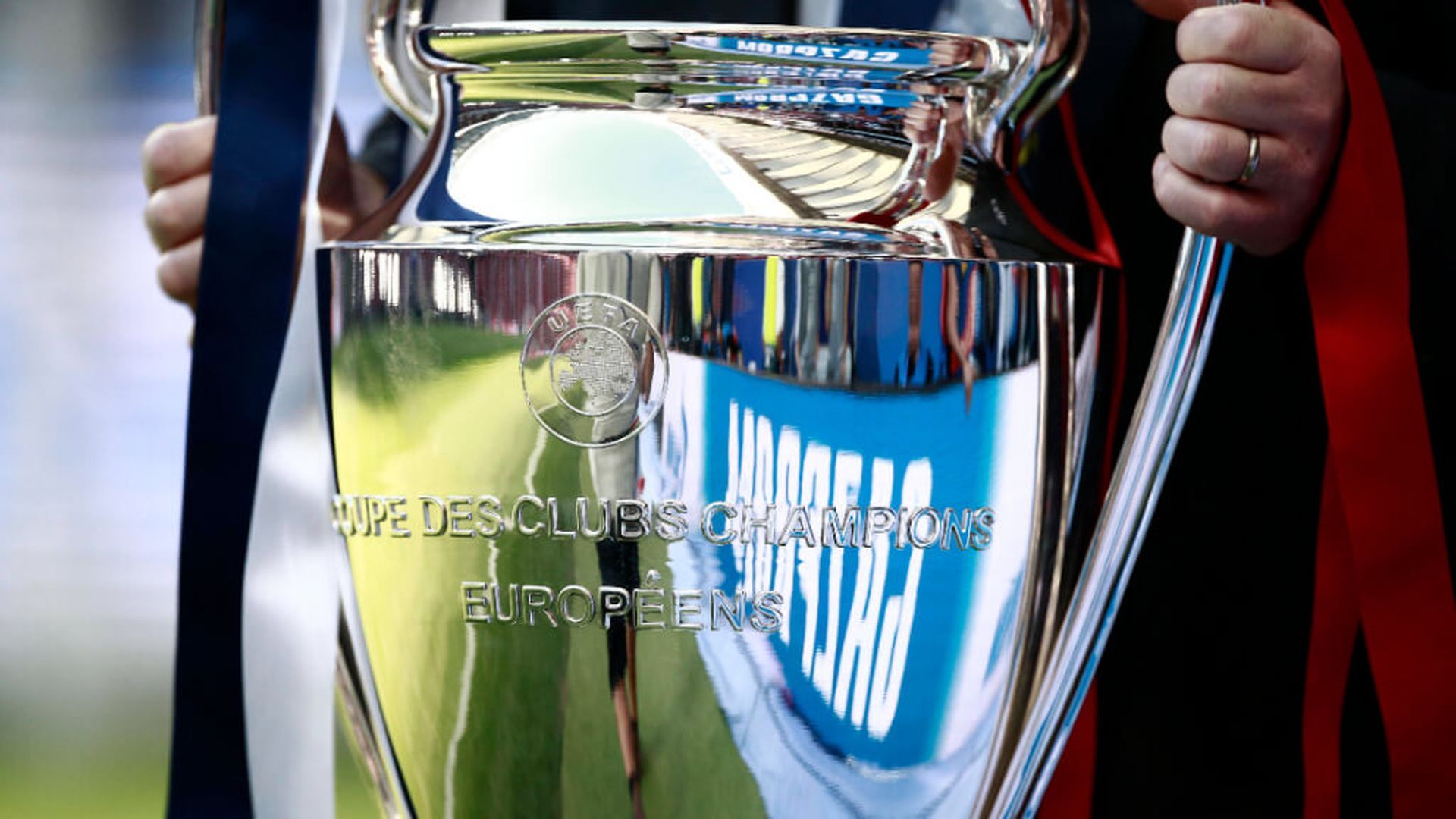 champions_trofeo_1jpg_001.jpg champions_trofeo_1jpg_001.jpg