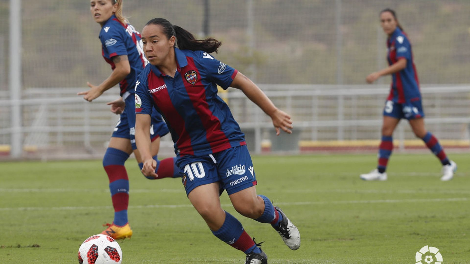 charlyn_corral_levante_femenino_rayo_5jpg_001.jpg