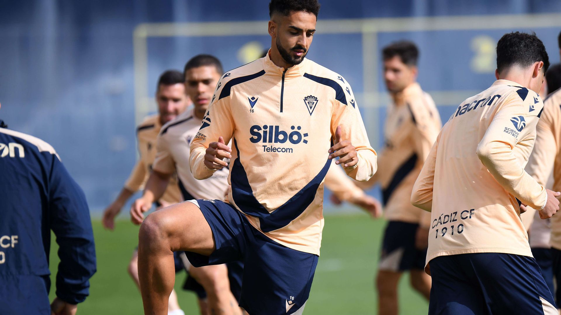 chris_ramos_en_un_entrenamiento_del_cadiz_foto_ccf.jpg
