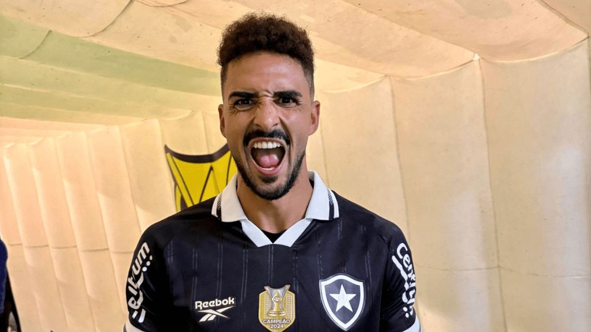 chris_ramos_tras_su_debut_con_botafogo_foto_botafogo_001.png chris_ramos_tras_su_debut_con_botafogo_foto_botafogo_001.png