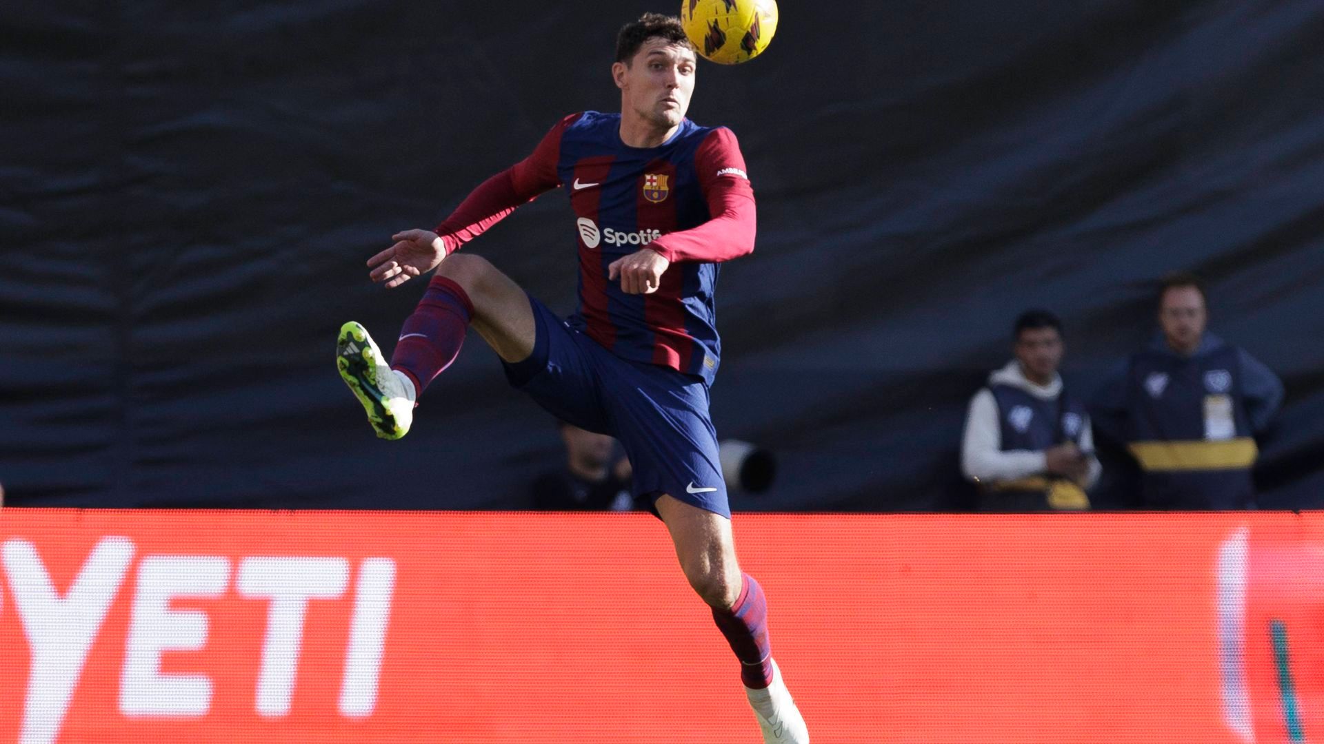 christensen_controla_un_balon_en_el_rayo_barcelona_foto_cordon_press_001.jpg christensen_controla_un_balon_en_el_rayo_barcelona_foto_cordon_press_001.jpg