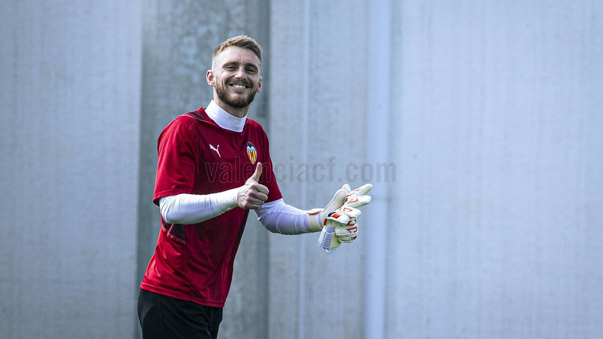cillessen_sonrie_foto_valencia_cf_001.jpeg