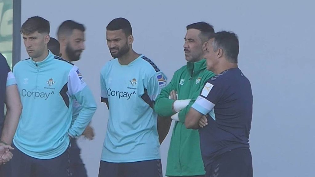 Entrenamiento de Claudio Bravo con el Real Betis