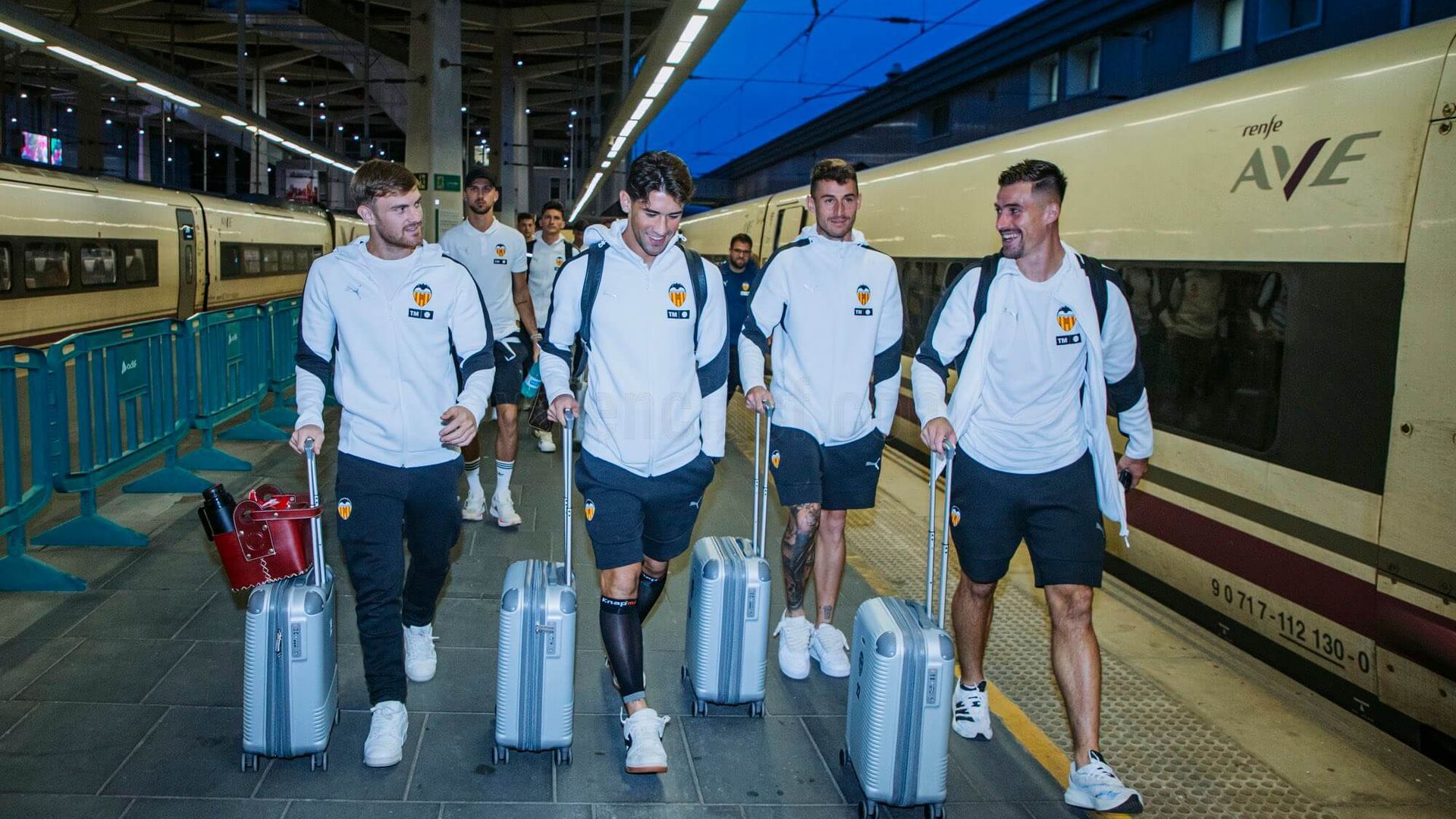 convocatoria_del_valencia_cf_en_tren_foto_valencia_cf.jpeg convocatoria_del_valencia_cf_en_tren_foto_valencia_cf.jpeg