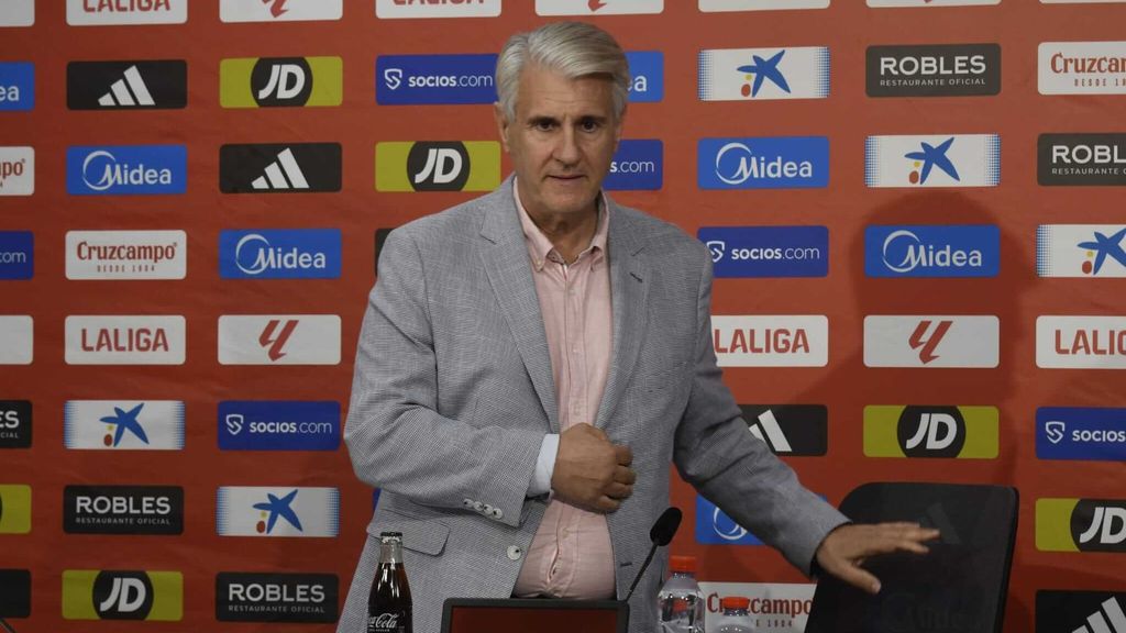 Antonio Cordón deja abierto el mercado del Sevilla