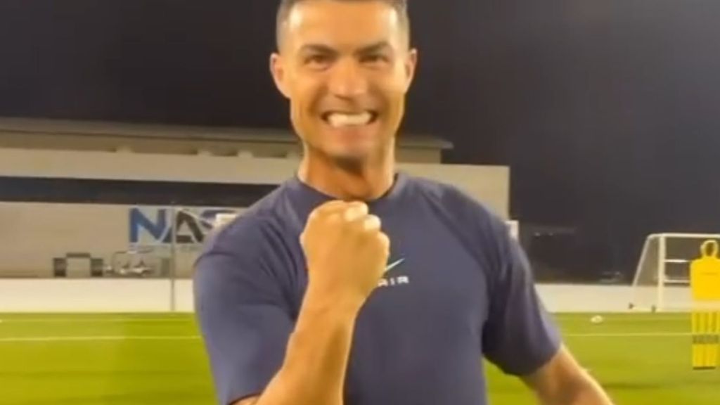 Cristiano Ronaldo ‘humilla’ a su hijo tirando una falta: “Está fue mejor que la tuya”