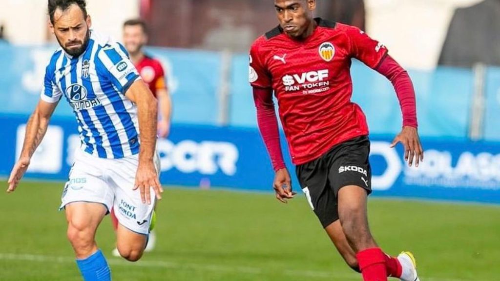 Así fueron el debuts de Mosquera y Javi Guerra