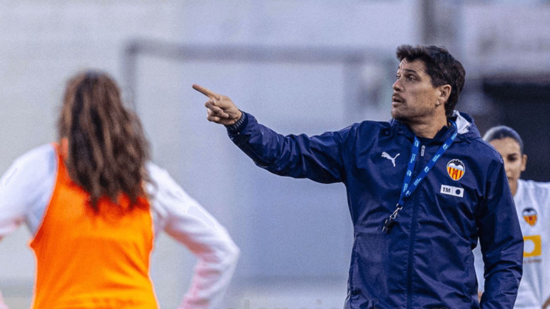 cristian_toro_corto_por_lo_sano_en_el_vcf_femenino_002.png cristian_toro_corto_por_lo_sano_en_el_vcf_femenino_002.png