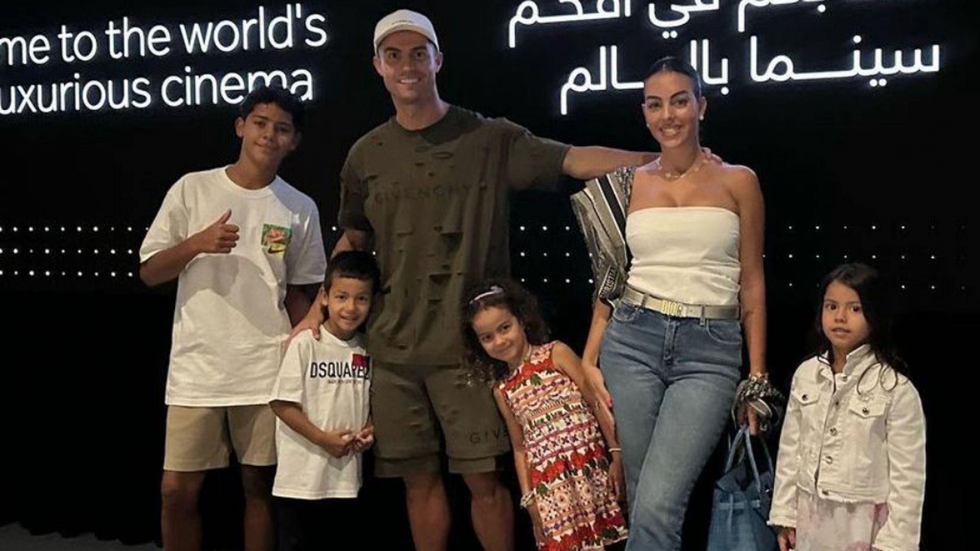 cristiano_ronaldo_georgina_y_sus_hijos__georginagio_001.jpg