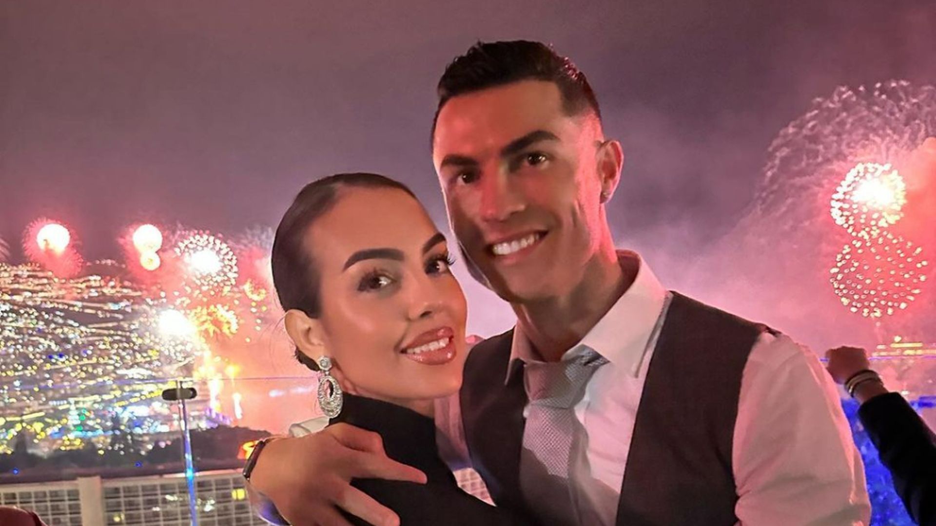 cristiano_ronaldo_y_georgina_rodriguez_en_fin_de_ano__georginagio_001.jpg