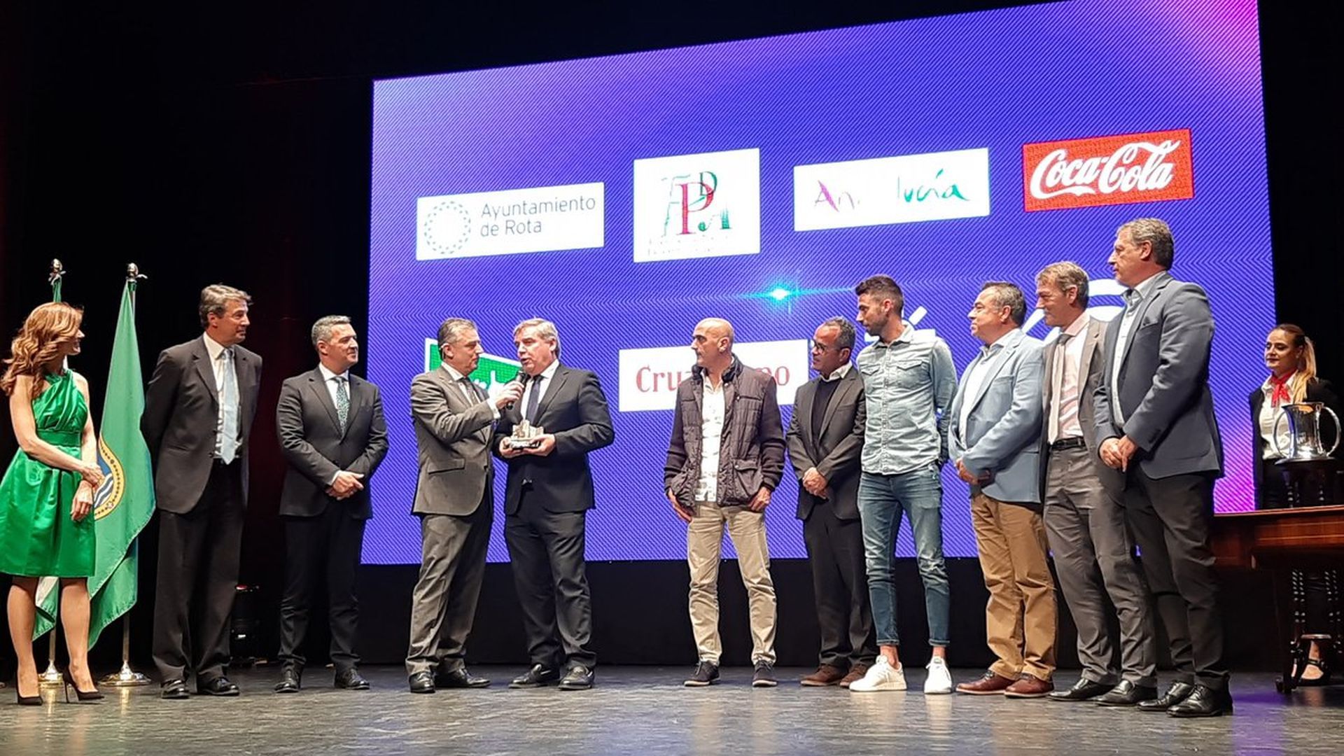 d2idnqkwwaez3jhjpg.jpg d2idnqkwwaez3jhjpg.jpg