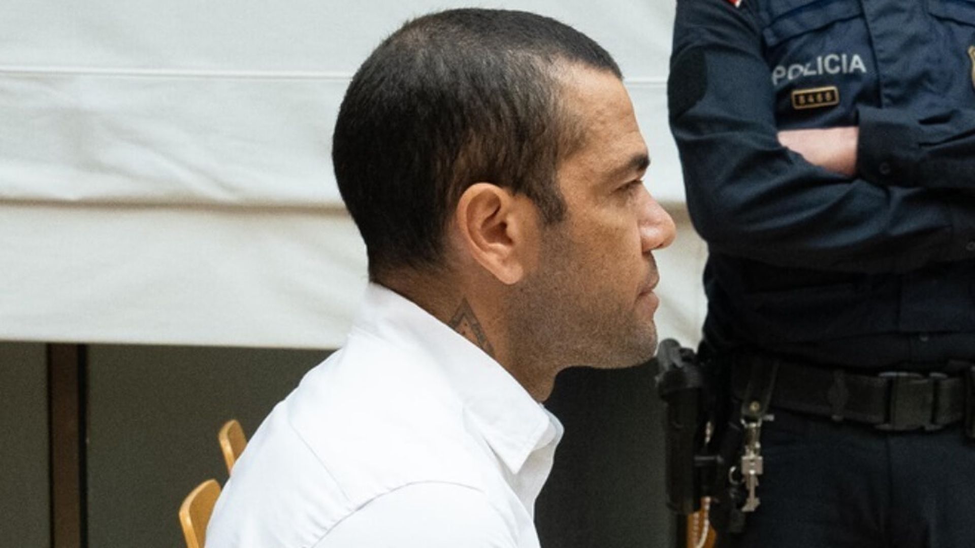 dani_alves_durante_el_primer_dia_del_juicio_en_la_audiencia_de_barcelona_foto_europa_p.jpg dani_alves_durante_el_primer_dia_del_juicio_en_la_audiencia_de_barcelona_foto_europa_p.jpg