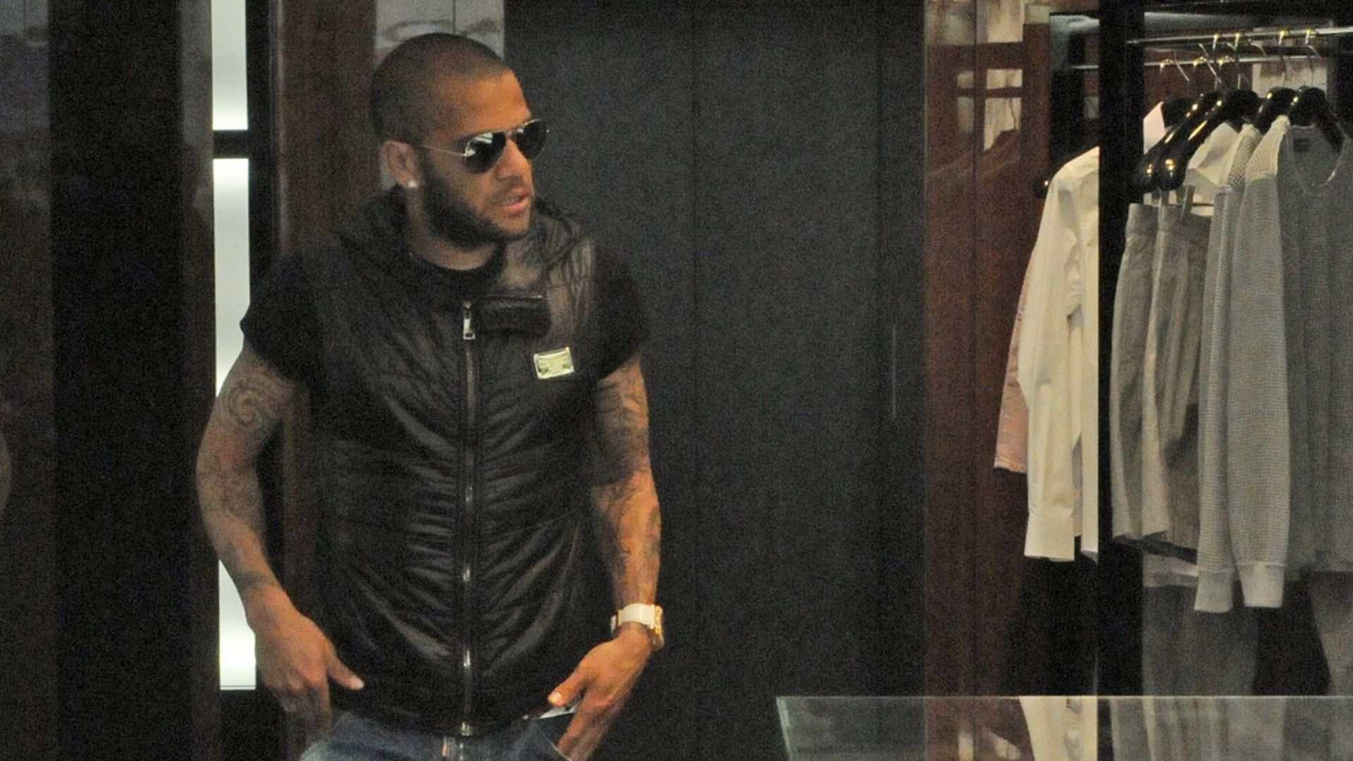 dani_alves_se_sentara_en_el_banquillo_de_los_acusados_en_los_siguientes_meses_cordon_p.jpg dani_alves_se_sentara_en_el_banquillo_de_los_acusados_en_los_siguientes_meses_cordon_p.jpg