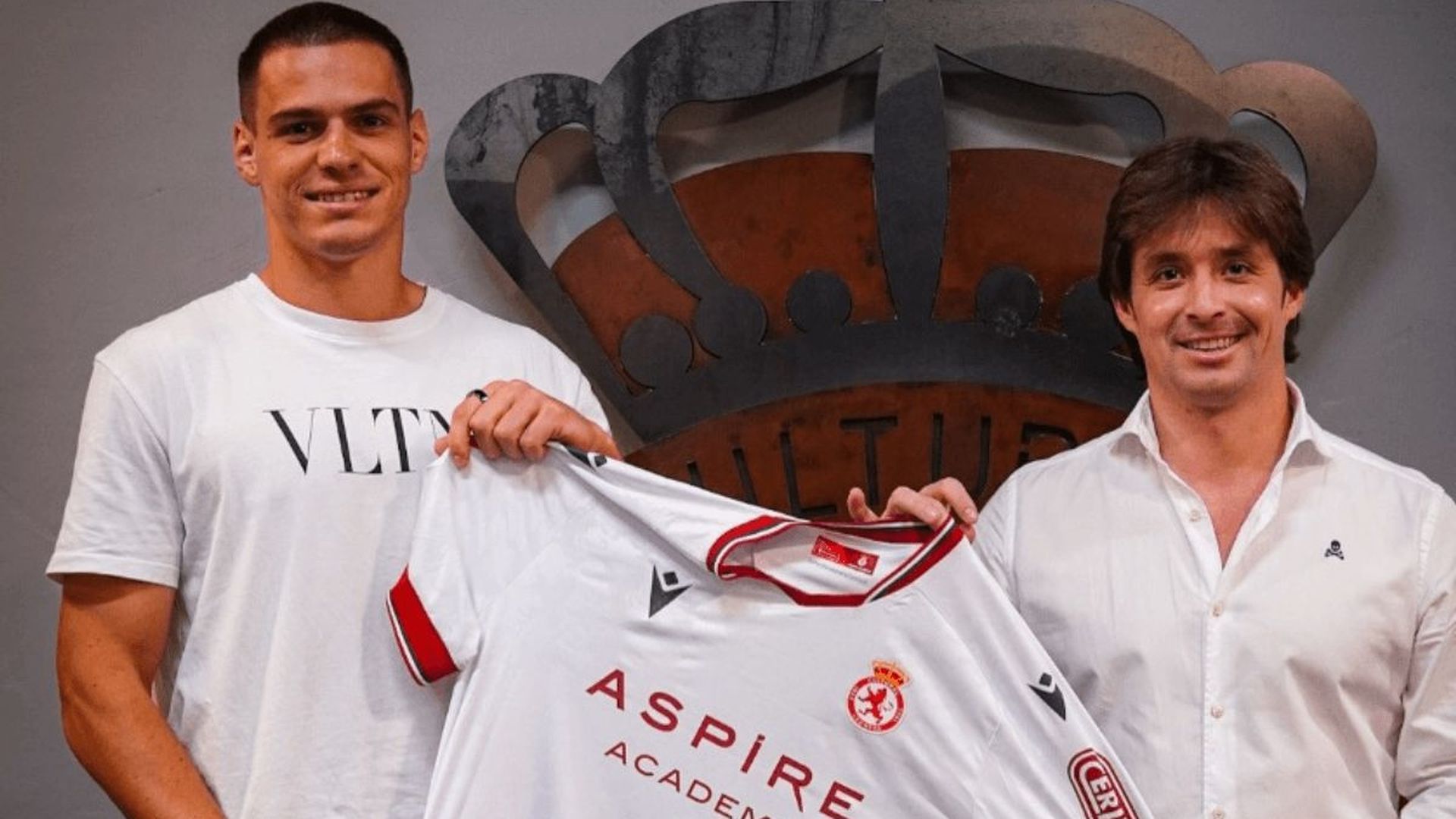 daniel_paraschiv_tras_fichar_por_la_cultural_leonesa_foto_instagram_001.png daniel_paraschiv_tras_fichar_por_la_cultural_leonesa_foto_instagram_001.png