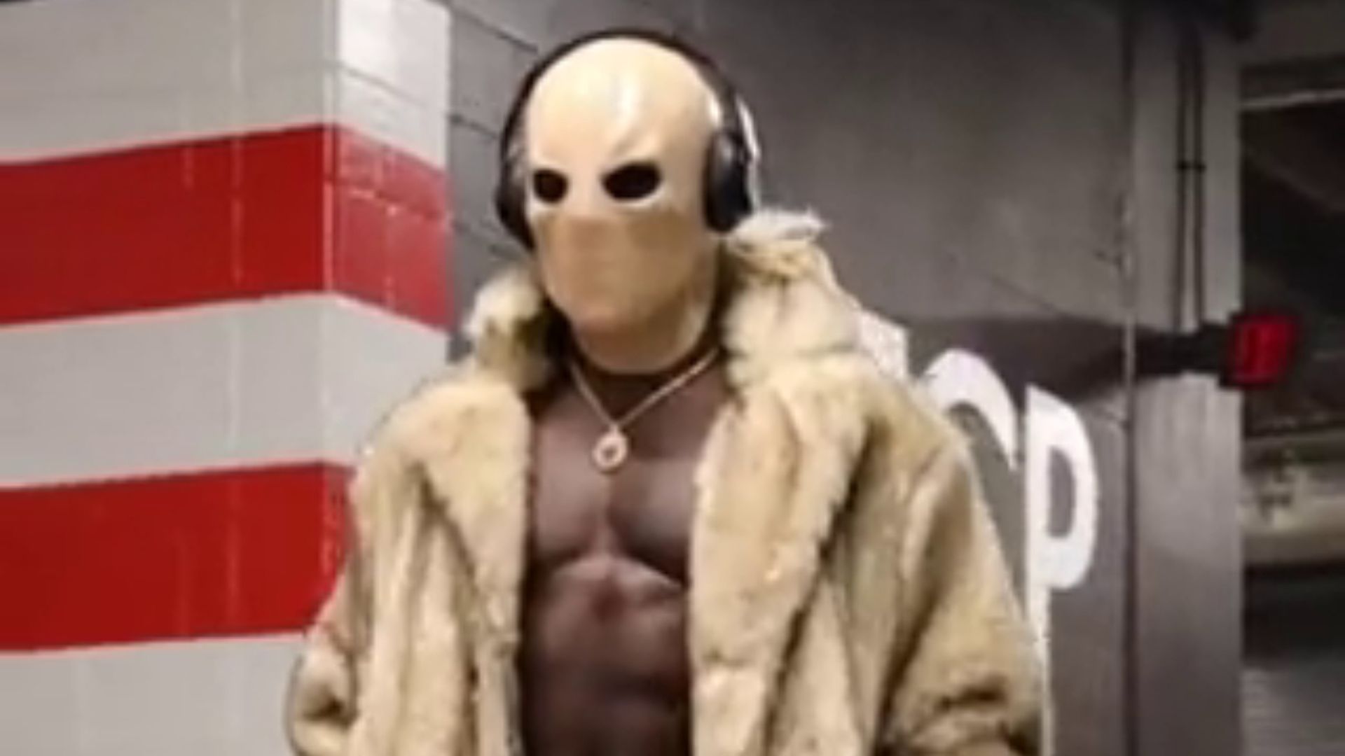 david_njoku_sufre_un_accidente_domestico_y_acude_asi_al_partido_se_quemo_la_cara.jpg david_njoku_sufre_un_accidente_domestico_y_acude_asi_al_partido_se_quemo_la_cara.jpg